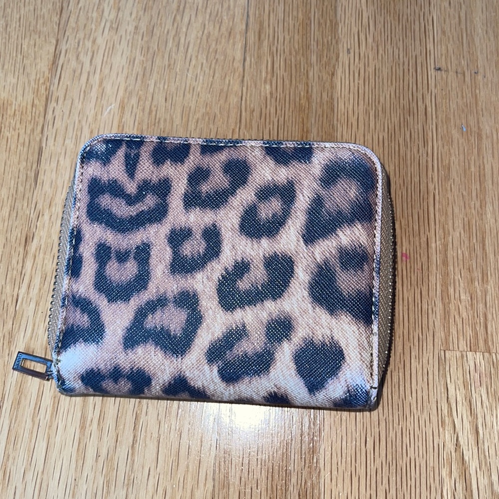 Guess Wallet - Picture 2 of 5